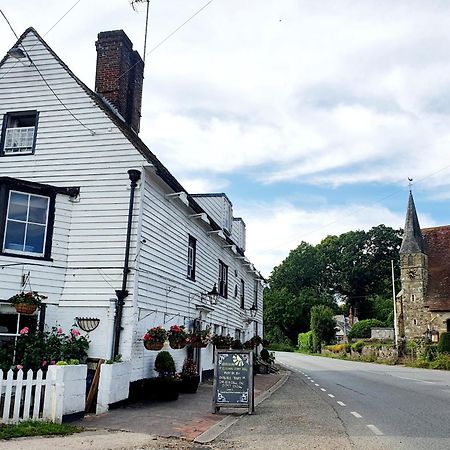 Готель The White Hart Newenden Екстер'єр фото