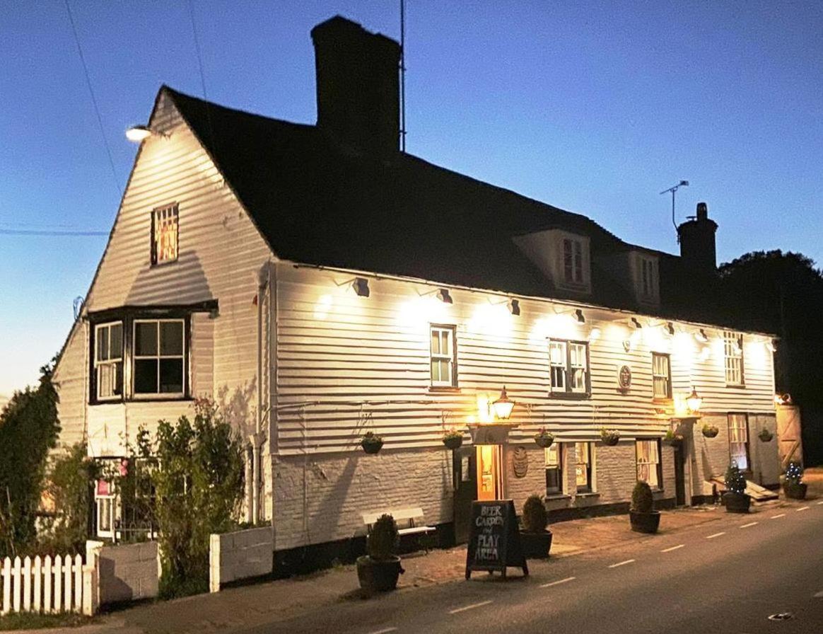 Готель The White Hart Newenden Екстер'єр фото